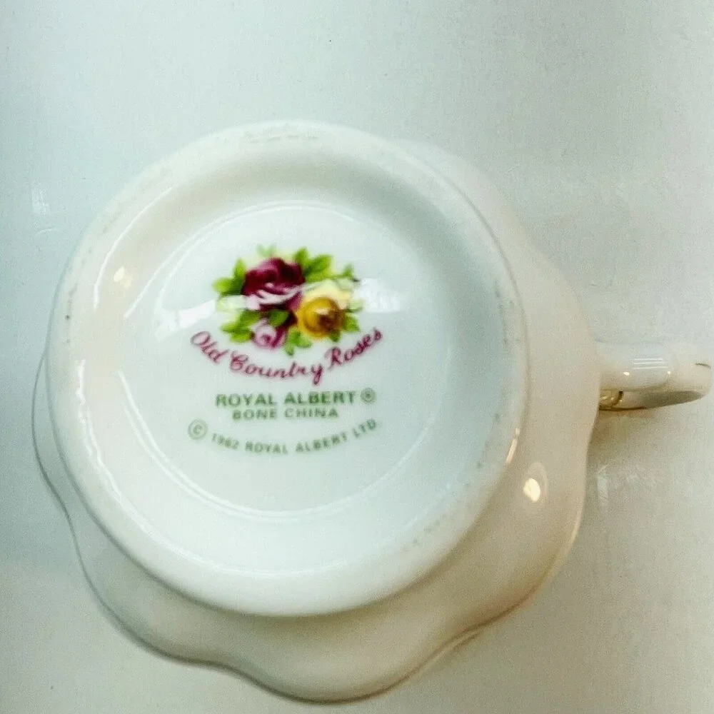 Royal Albert OLD COUNTRY Roses Cup &Saucer Set Porcelain Fine Bone China England - Picture 13 of 16